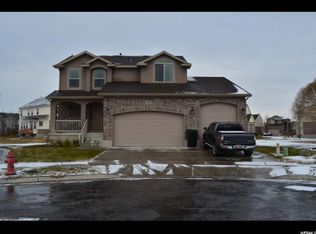 1422 Primrose Ln, Syracuse, UT 84075