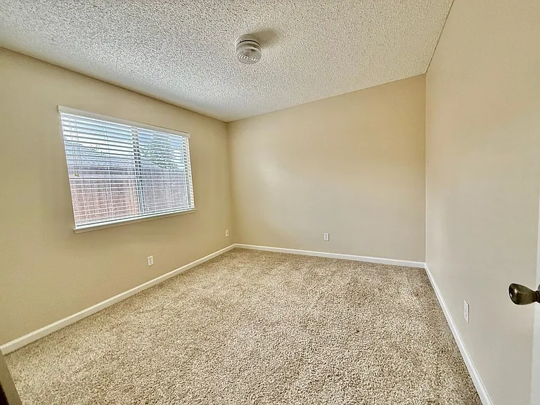 8208 Charlotte Ave — Photo 8