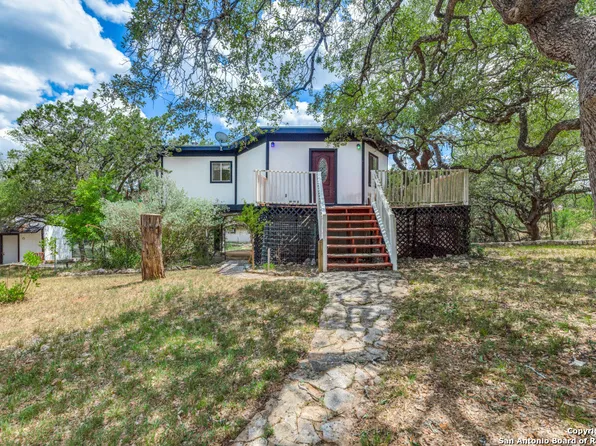 411 MOUNTAIN VIEW PL, Pipe Creek, TX 78063