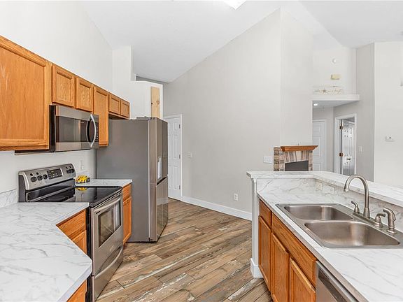 3rd image of 1005 WHISPRING CREEK WAY