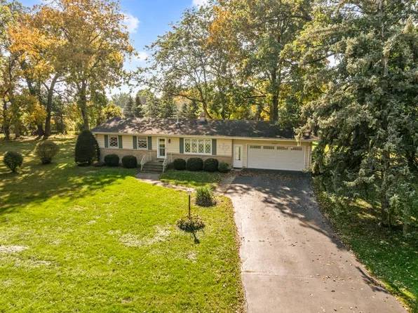 12609 Northwood Dr, Genoa, IL 60135