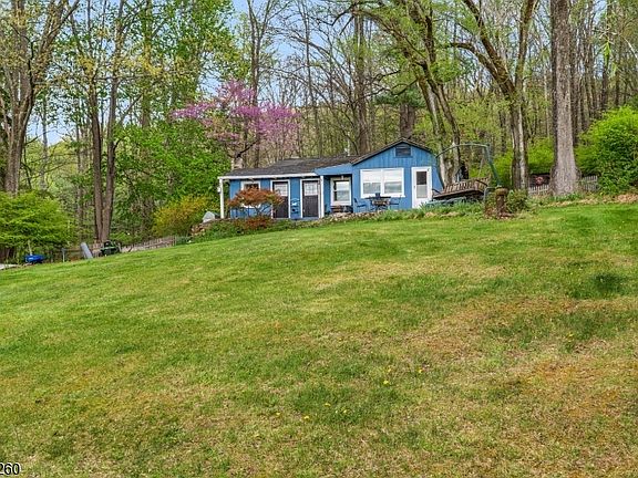 4th image of 81 Turtleback Road