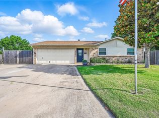 317 Wallace Ct, Crowley, TX 76036
