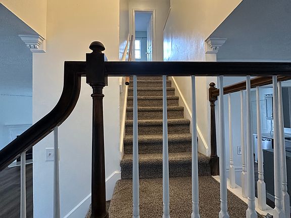 5th image of 121 Southampton Ct