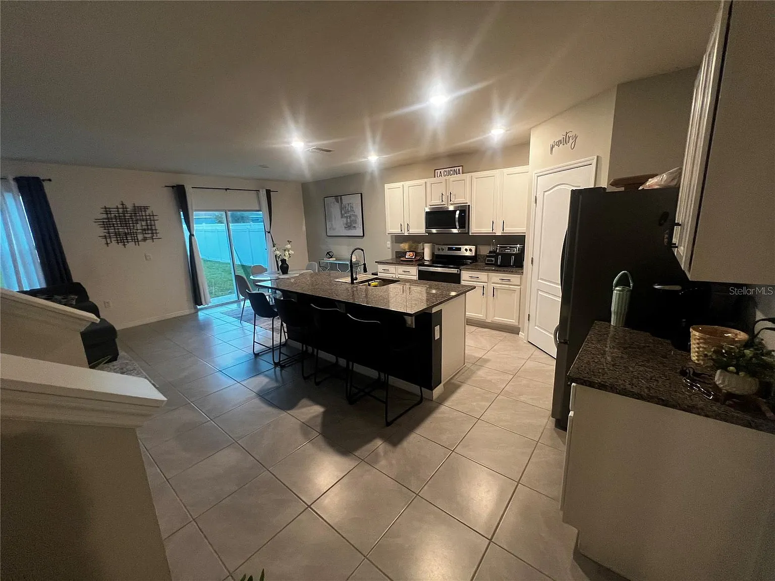 5 bed, 2609 sqft, $2,500 — Photo 4