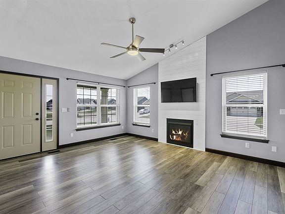 2nd image of 1390 Hancock St