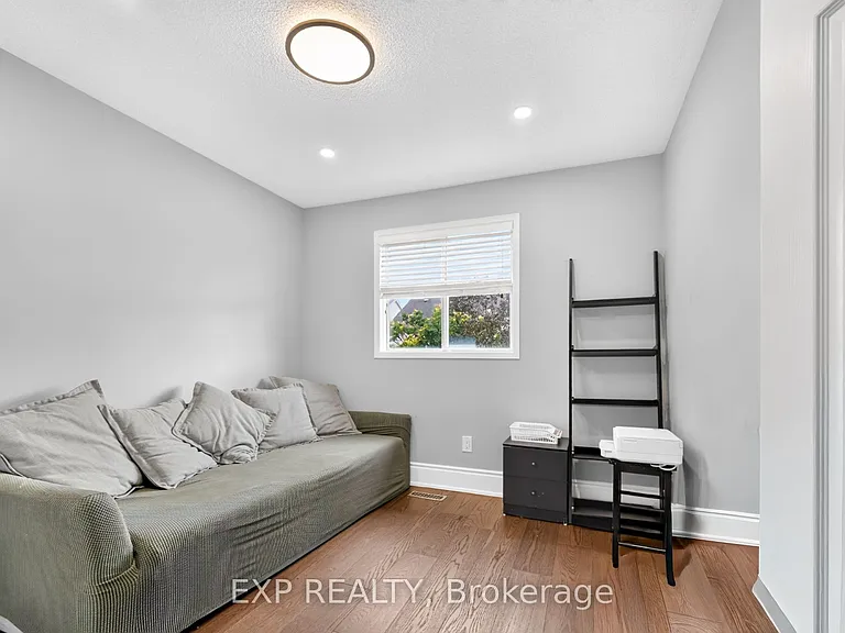 5896 Chorley Pl #UPPER — Photo 20