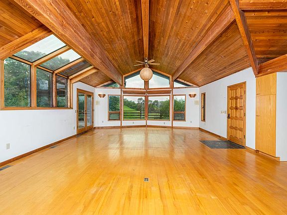 5th image of 295 Anderson School Ln