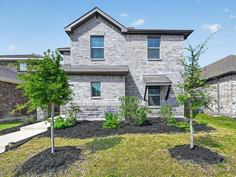 120 Monarch Way — Photo 1