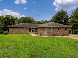 172 Chardonnay Cir, Murphysboro, IL 62966