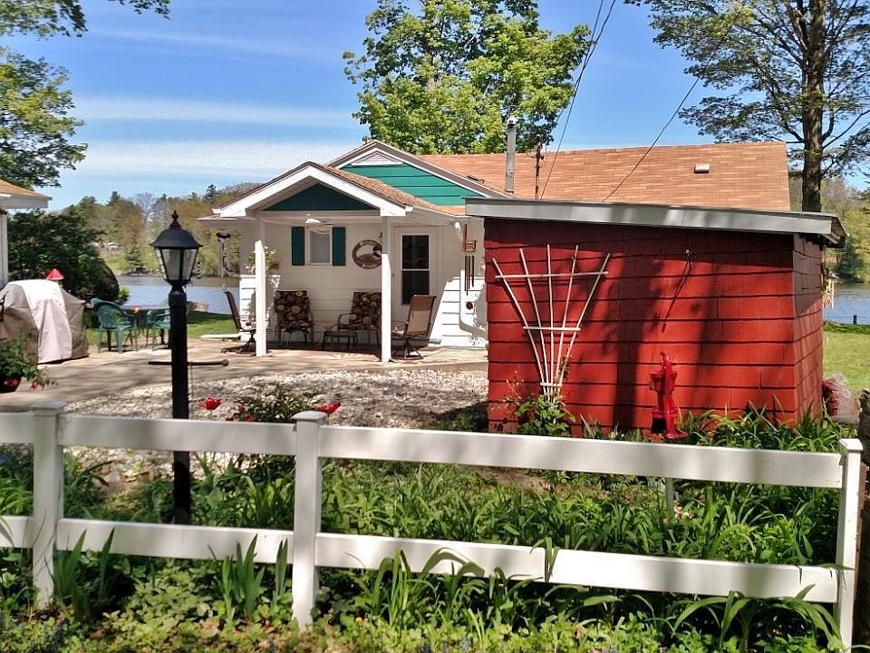 1st image of 10686 Riverview Dr