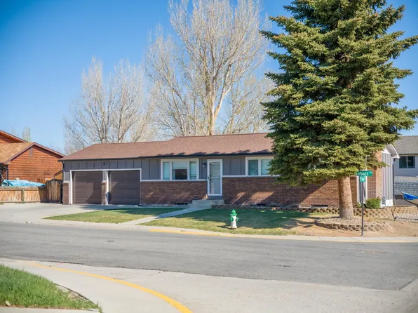 825 Sundance Dr, Green River, WY 82935