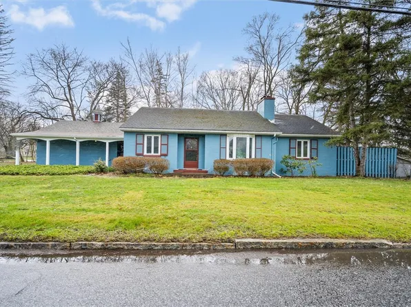 108 Alpine Dr, Rochester, NY 14618