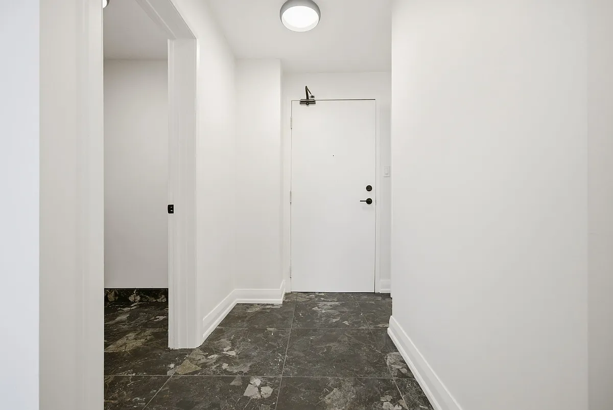 Building Photo - 1490 Heron Rd #202
