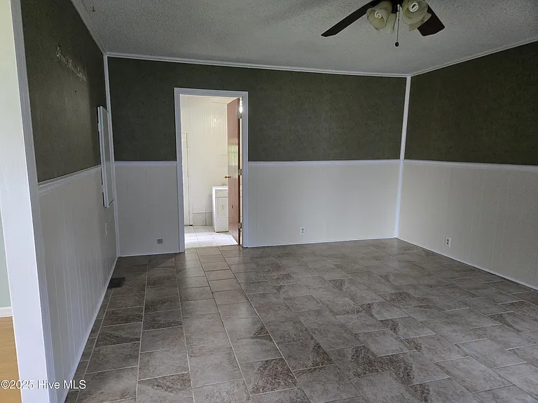 818 Williams St — Photo 5