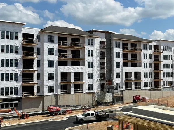 211 S Creek Xing #417, Chapel Hill, NC 27516