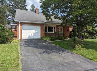 121 S Rockburn St, York, PA 17402
