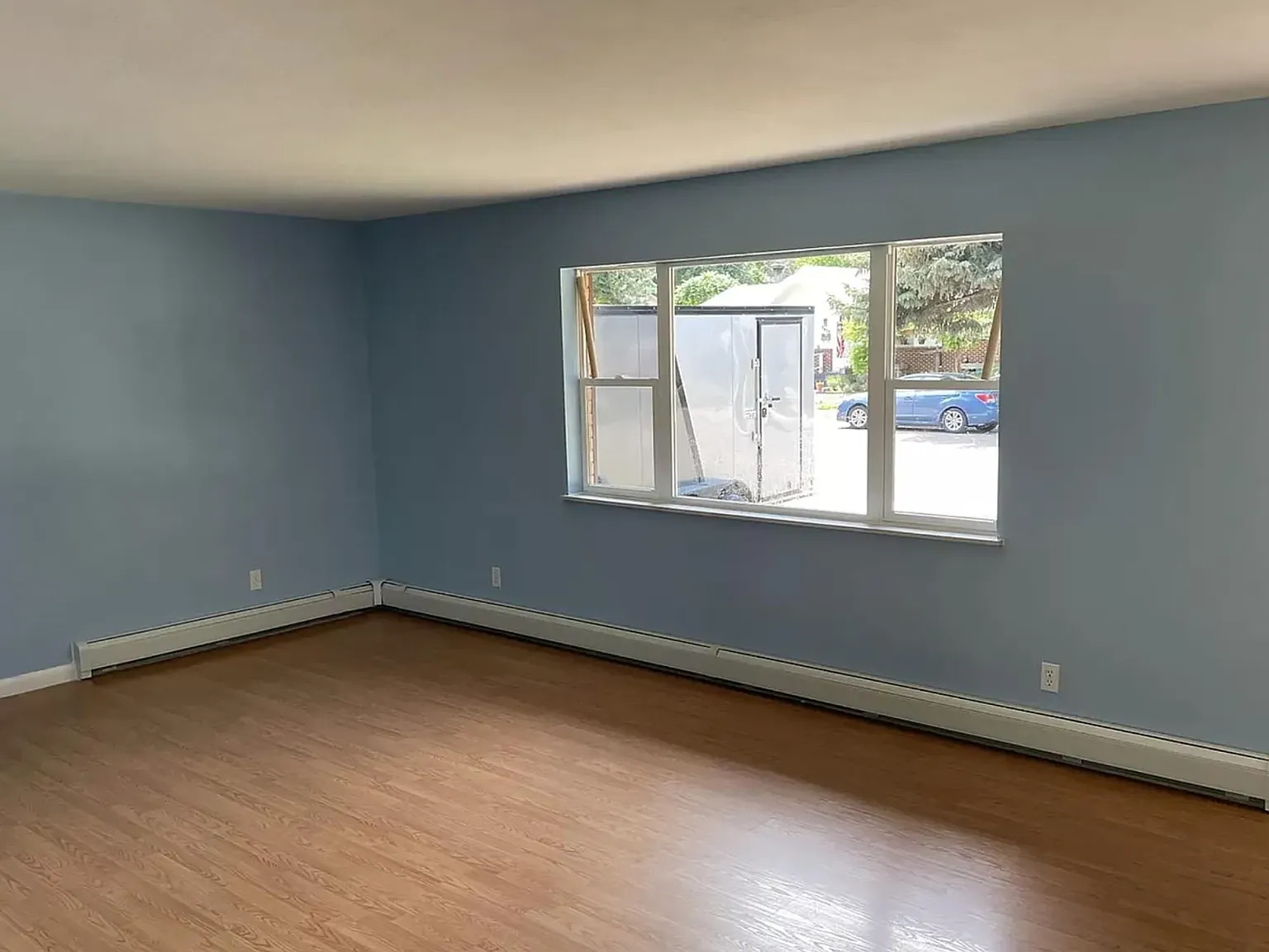 5 bed, 3.0 bath, 2000 sqft, $2,400 — Photo 4