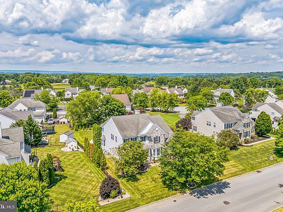 4th image of 865 Garden Ct