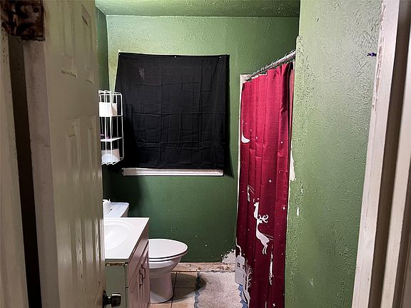 4th image of 7641 Delavan Dr