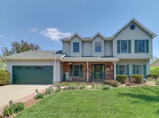 607 Lake Shore Dr, Bloomington, IL