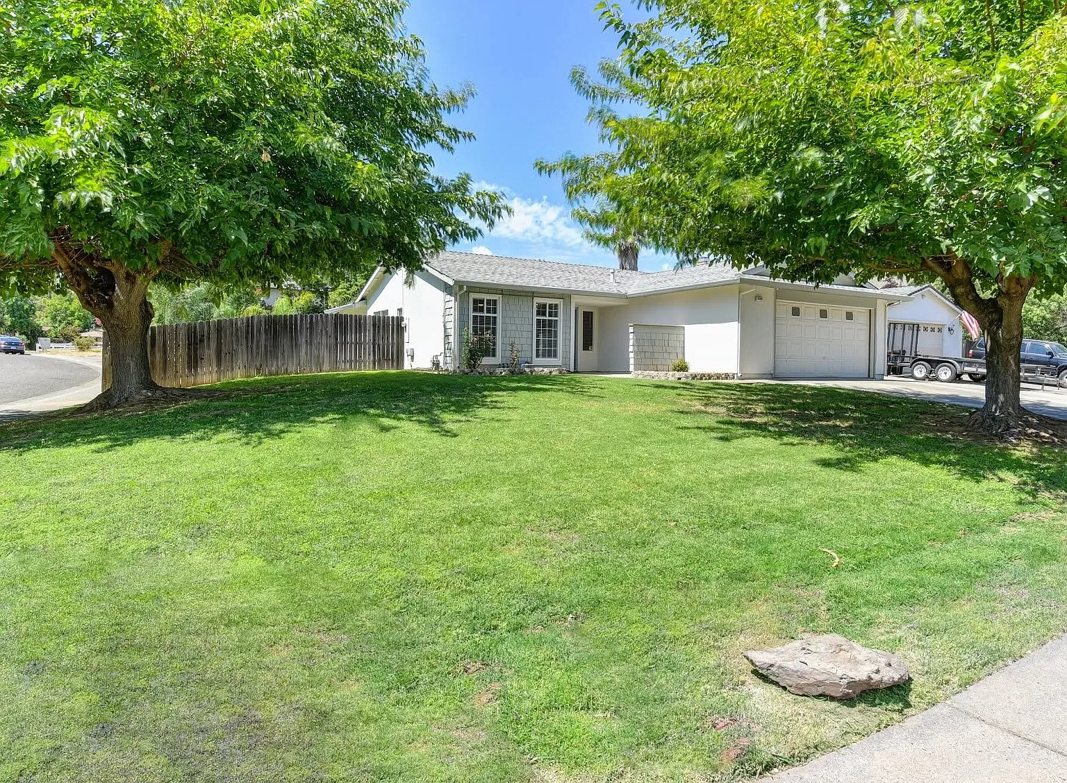 4 bed, $1,050 — Photo 3