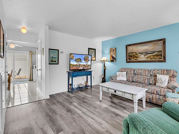2nd image of 405 N Hillside Dr. #C3