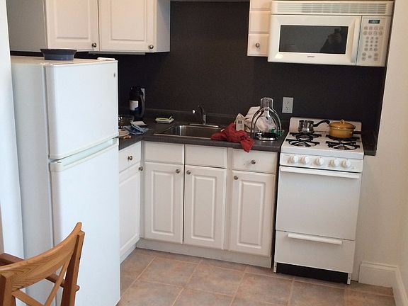 5th image of 151 Park Dr APT 7