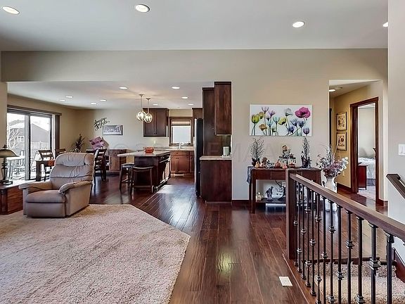 3rd image of 4523 Sunset Blvd