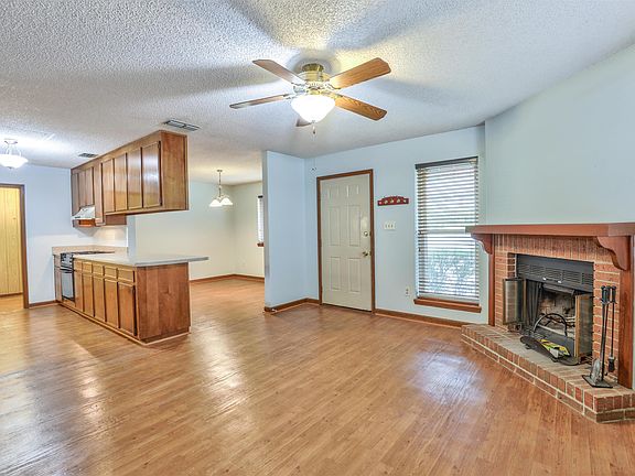 4th image of 1609 Willow Bend Way #A
