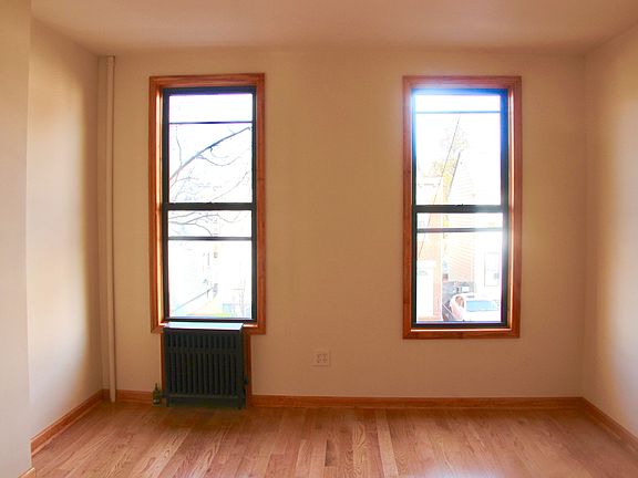 4th image of 154 14th St APT 2R
