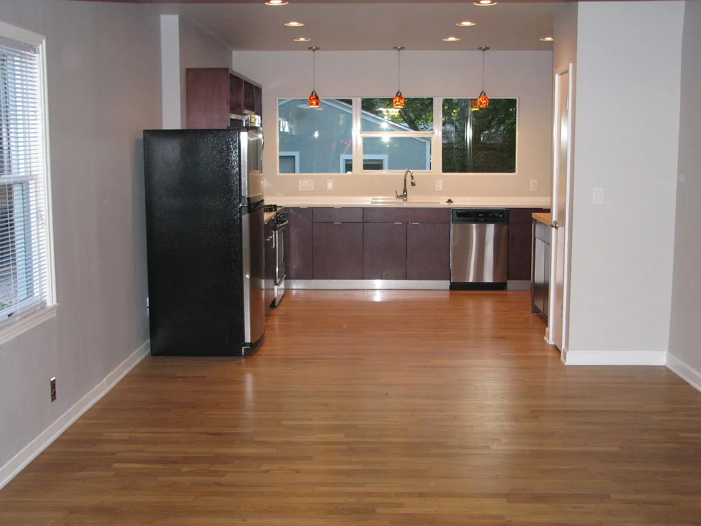 Ut Pre-Lease: Incredible 5 Bed/2 Bath Remodeled Home - Top Of The Line Finishes! — Photo 2