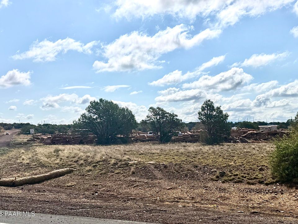 2nd image of 982 W Canyon Rd