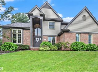2694 Forest View Ct, Rochester Hills, MI 48307