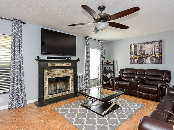 5th image of 16006 Chichester Ct