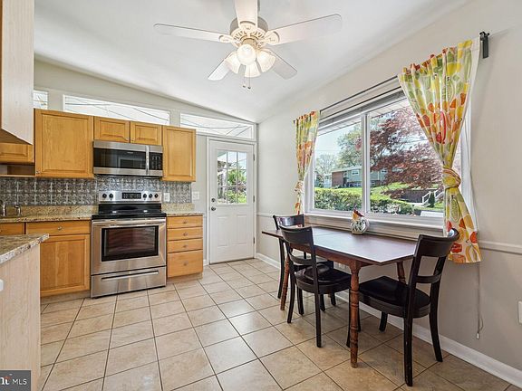 2nd image of 7716 Glenister Dr