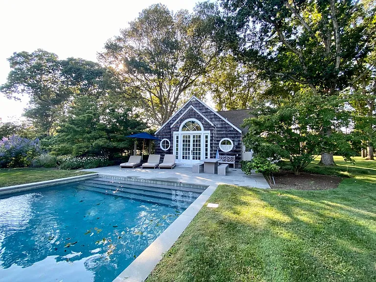 20 Quogue St — Photo 25