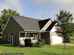 2 Turtle Creek Dr, Morgantown, WV 26508