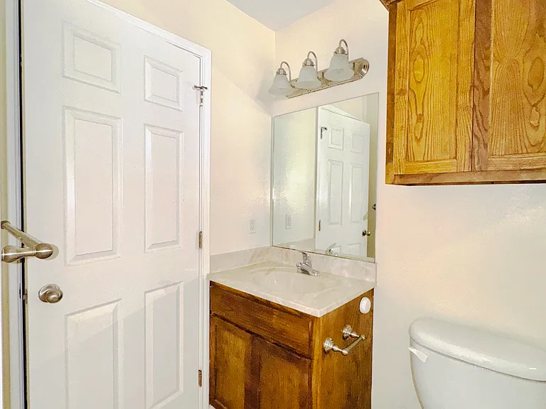 200 W Albatross Ave #A — Photo 15