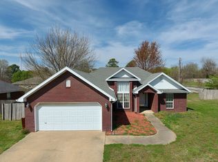 8 W Northaven St, Farmington, AR 72730