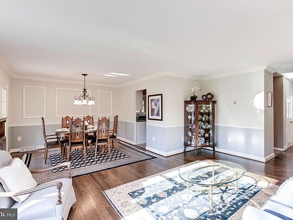 4th image of 9206 Claytonia Ln