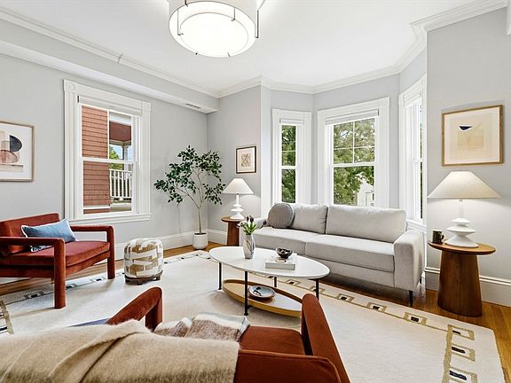 4th image of 229 Summer St #2