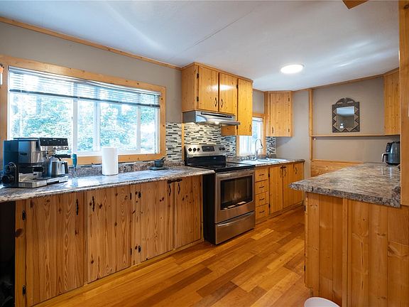 4th image of 4825 Lambeth Rd
