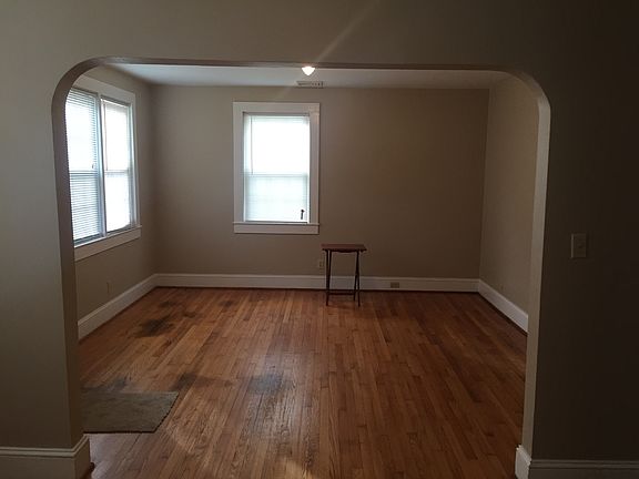 2nd image of 511 Pleasant St