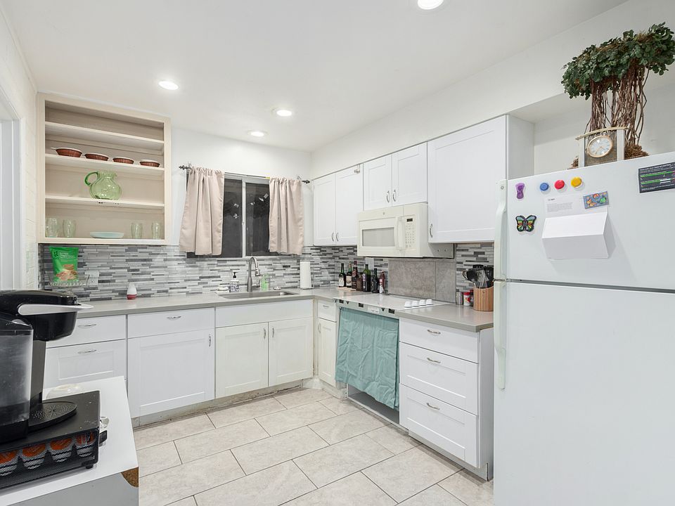 1st image of 12228 N Hacienda Dr
