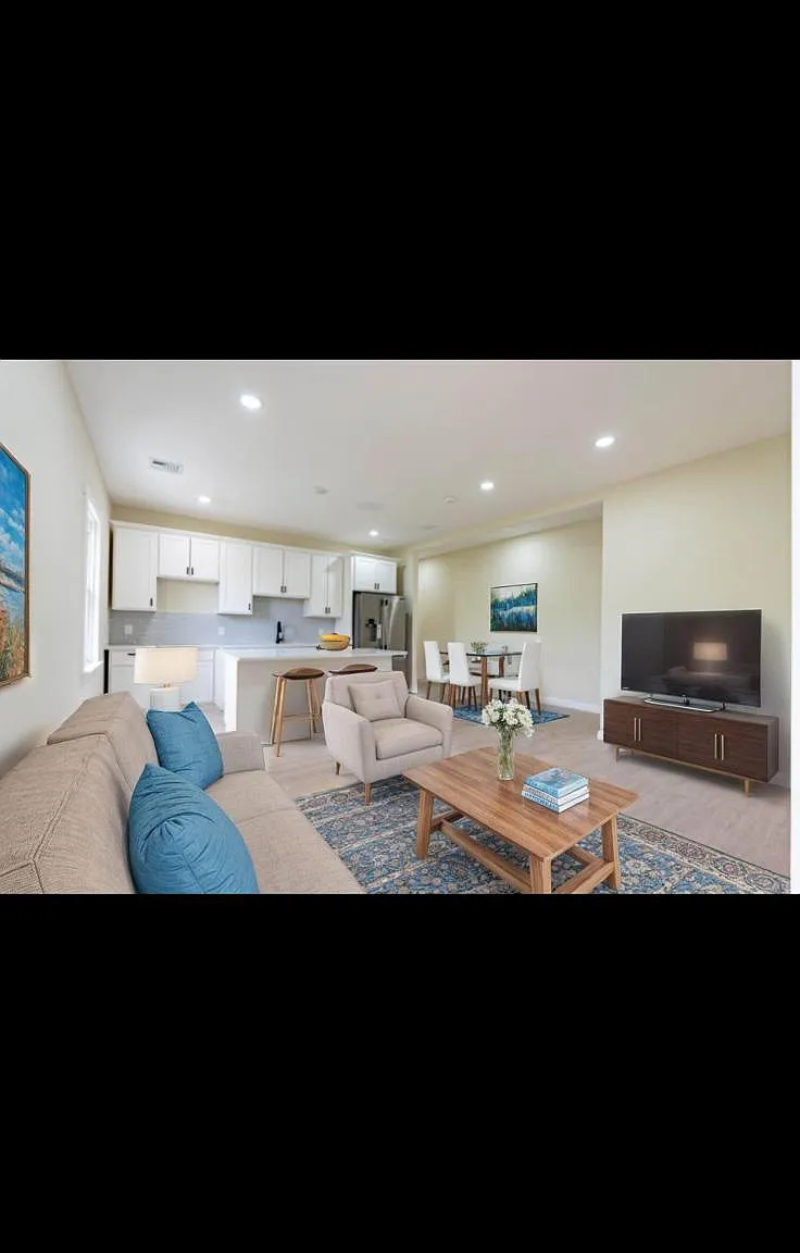 2 bed, 1200 sqft, $2,300 — Photo 1