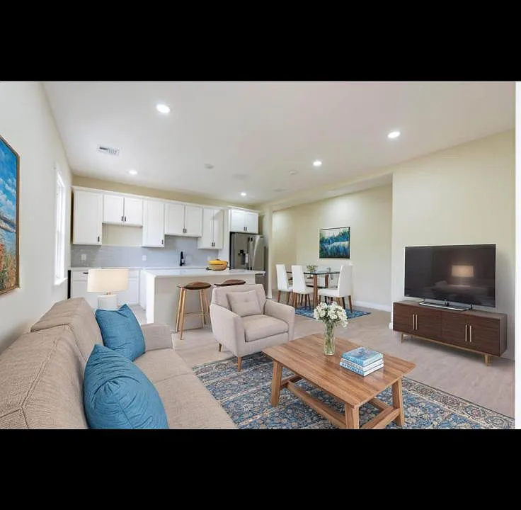 1187 Westminster St #3R