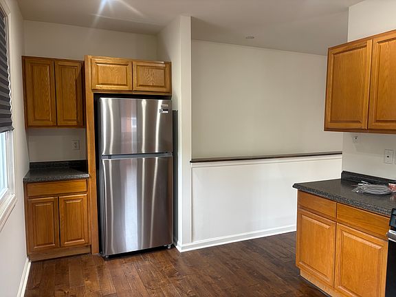 3rd image of 2301 E Albert St