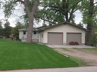 150 Lakeshore Dr, Columbus, NE 68601
