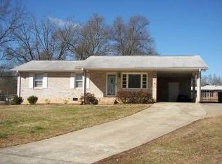 8 Henry Ave, Honea Path, SC 29654